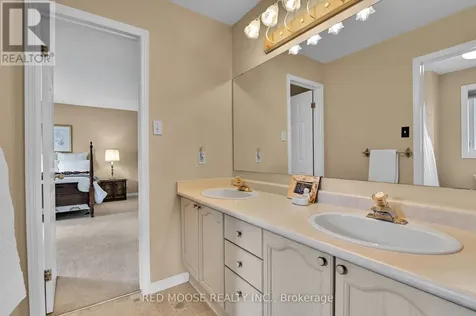 6192 Ravine Way Ottawa ON K1C 2W4