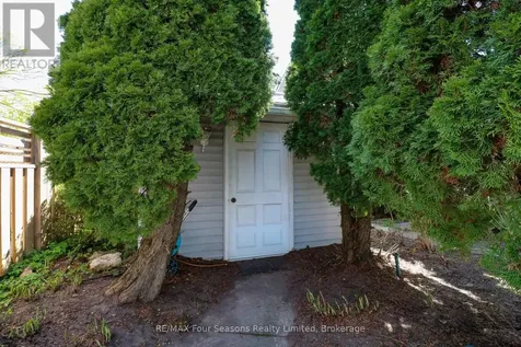 77 Fourth Street West Collingwood ON L9Y 1R5