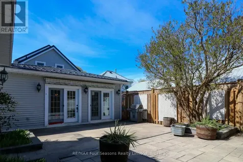 77 Fourth Street West Collingwood ON L9Y 1R5