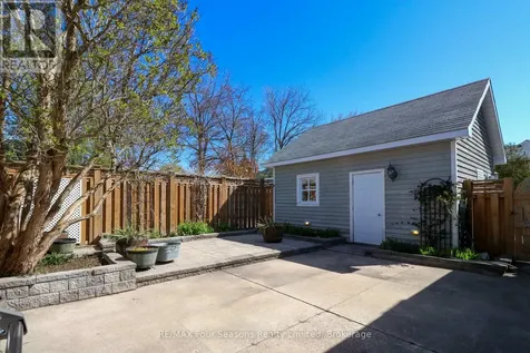 77 Fourth Street West Collingwood ON L9Y 1R5