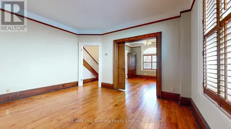 77 Fourth Street West Collingwood ON L9Y 1R5