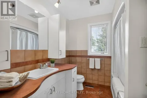 20 Palsen Street Ottawa ON K2G 2W1