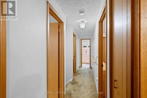 7 Centrepark Drive Ottawa ON K1B 3C2