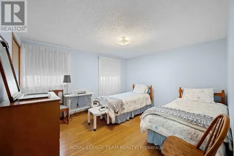 7 Centrepark Drive Ottawa ON K1B 3C2