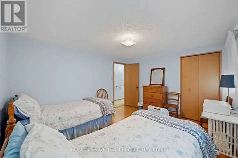 7 Centrepark Drive Ottawa ON K1B 3C2