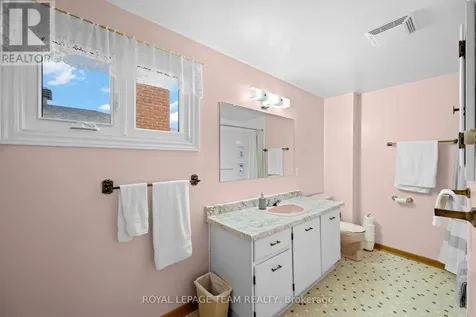 7 Centrepark Drive Ottawa ON K1B 3C2