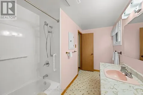 7 Centrepark Drive Ottawa ON K1B 3C2