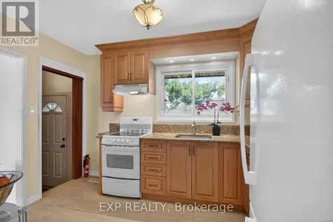 935 Pleasant Park Road Ottawa ON K1G 1Z6