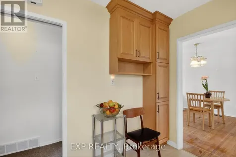 935 Pleasant Park Road Ottawa ON K1G 1Z6