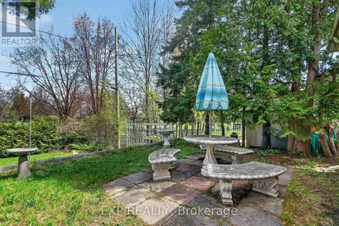935 Pleasant Park Road Ottawa ON K1G 1Z6