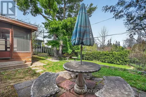 935 Pleasant Park Road Ottawa ON K1G 1Z6