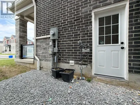 1489 Hawktail Path Pickering ON L0H 1J0