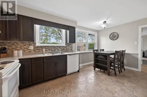 112 Park Avenue St. Thomas ON N5R 4W1