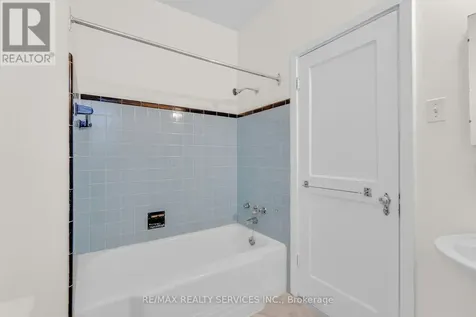 17 Webber Avenue Hamilton (stinson) ON L8N 1W4