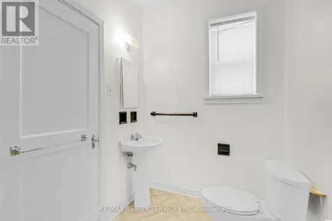 17 Webber Avenue Hamilton (stinson) ON L8N 1W4