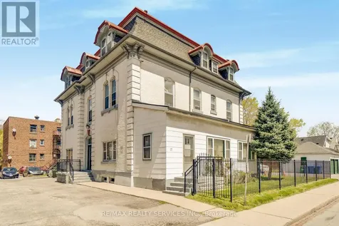 17 Webber Avenue Hamilton (stinson) ON L8N 1W4