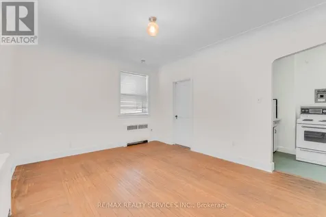 17 Webber Avenue Hamilton (stinson) ON L8N 1W4