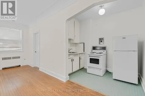 17 Webber Avenue Hamilton (stinson) ON L8N 1W4