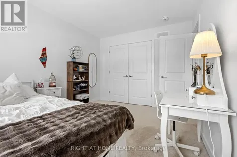 674 Honeydew Street Ottawa ON K1X 0K5