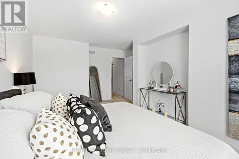 674 Honeydew Street Ottawa ON K1X 0K5