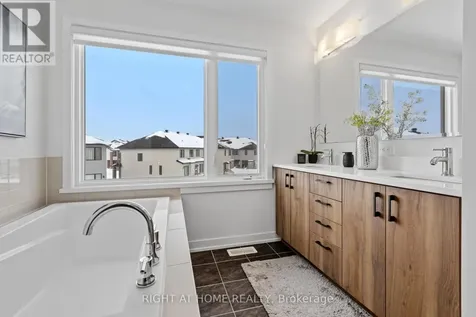 674 Honeydew Street Ottawa ON K1X 0K5