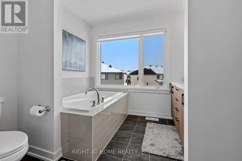 674 Honeydew Street Ottawa ON K1X 0K5