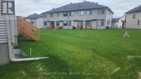 674 Honeydew Street Ottawa ON K1X 0K5
