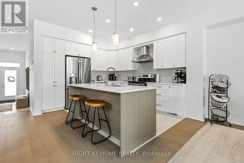 674 Honeydew Street Ottawa ON K1X 0K5