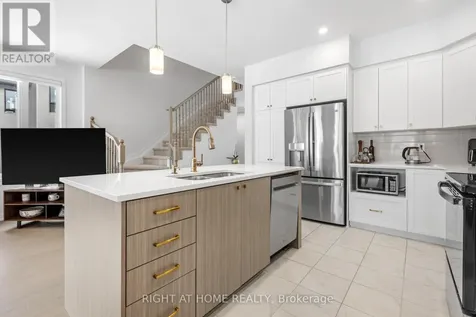 674 Honeydew Street Ottawa ON K1X 0K5