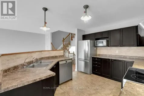 1862 Arrowgrass Way Ottawa ON K4A 0C9
