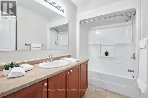 1862 Arrowgrass Way Ottawa ON K4A 0C9