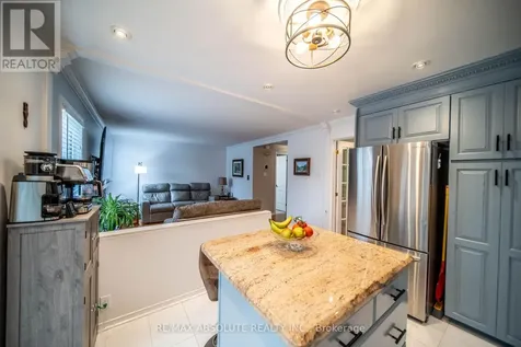 698 Thicket Way Ottawa ON K4A 3B4