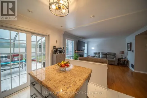 698 Thicket Way Ottawa ON K4A 3B4