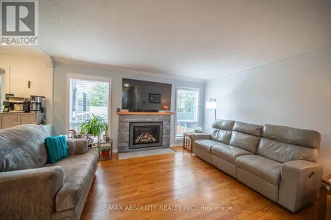 698 Thicket Way Ottawa ON K4A 3B4