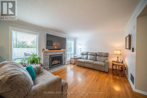 698 Thicket Way Ottawa ON K4A 3B4