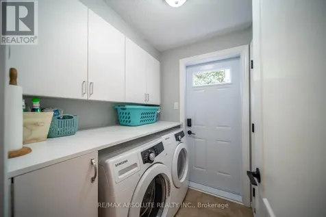698 Thicket Way Ottawa ON K4A 3B4