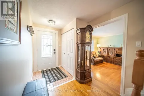 698 Thicket Way Ottawa ON K4A 3B4