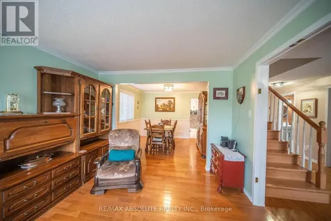 698 Thicket Way Ottawa ON K4A 3B4