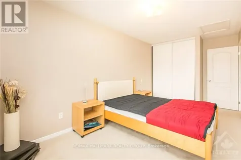 124 Tall Oak Private Ottawa ON K1G 6T6