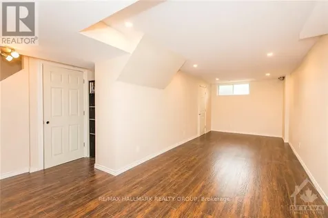 124 Tall Oak Private Ottawa ON K1G 6T6