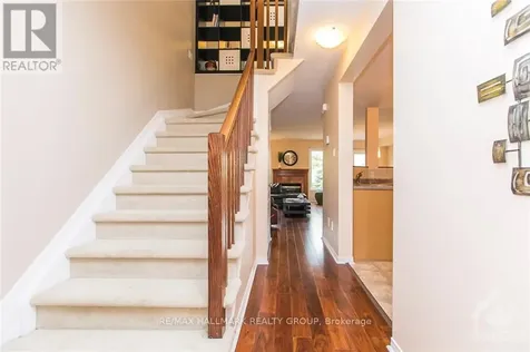 124 Tall Oak Private Ottawa ON K1G 6T6