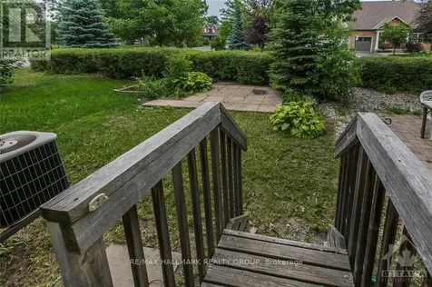 124 Tall Oak Private Ottawa ON K1G 6T6