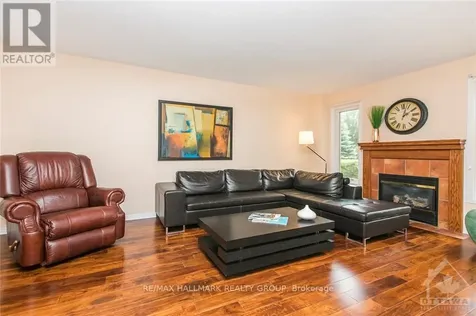 124 Tall Oak Private Ottawa ON K1G 6T6