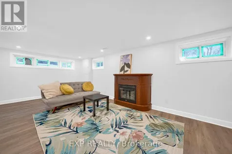 768 Pleasant Park Road Ottawa ON K1G 1Y7