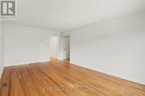885 Pinewood Crescent Ottawa ON K2B 5Y3