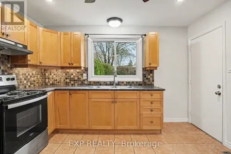 885 Pinewood Crescent Ottawa ON K2B 5Y3