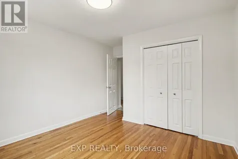 885 Pinewood Crescent Ottawa ON K2B 5Y3