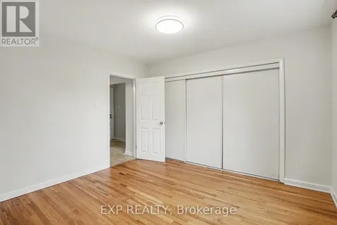 885 Pinewood Crescent Ottawa ON K2B 5Y3