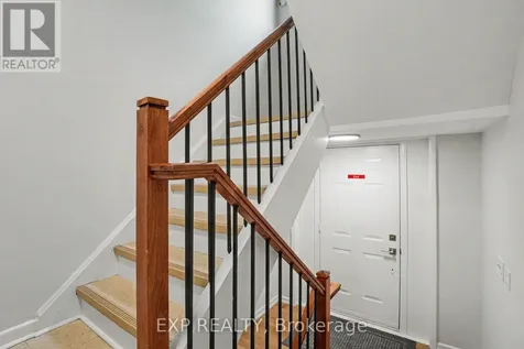 885 Pinewood Crescent Ottawa ON K2B 5Y3