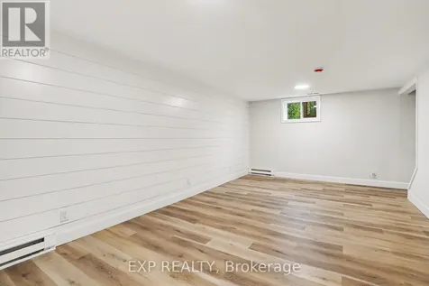 885 Pinewood Crescent Ottawa ON K2B 5Y3